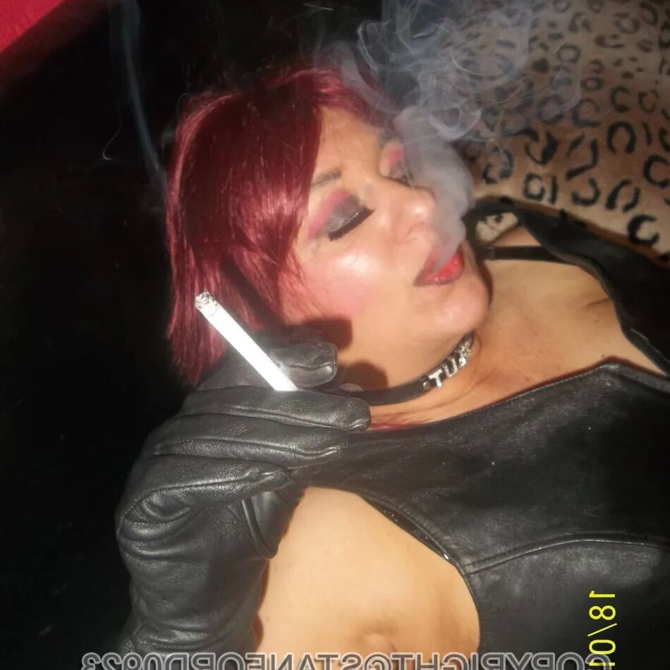 20 Pics SHIRLEY SLUT 664