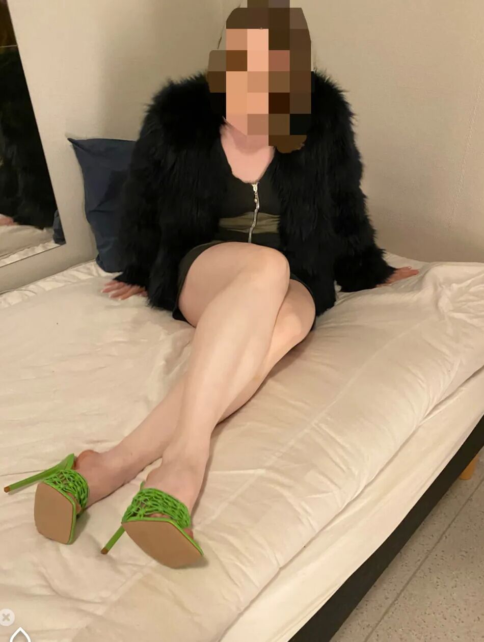 9 Pics Dressed up for a date