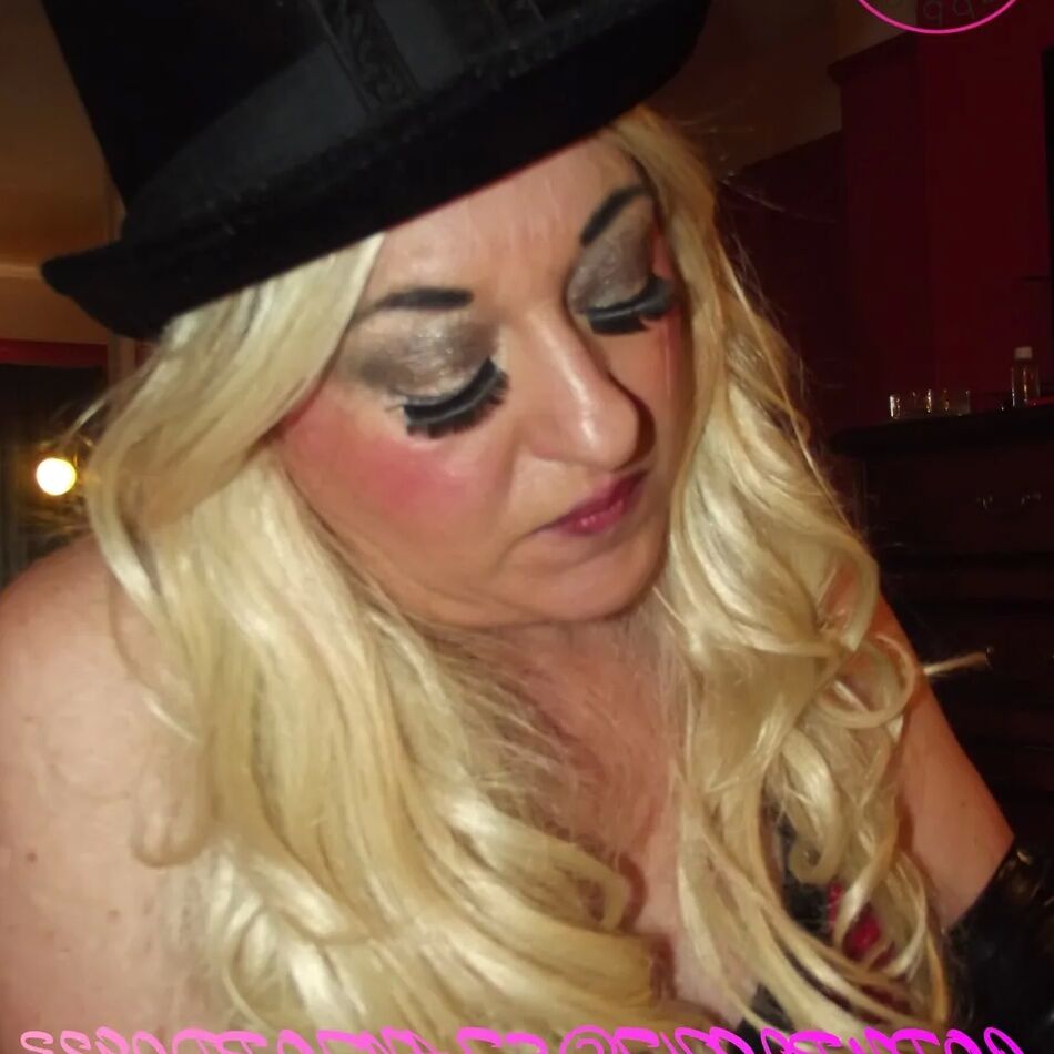 20 Pics SHIRLEY SLUT 754