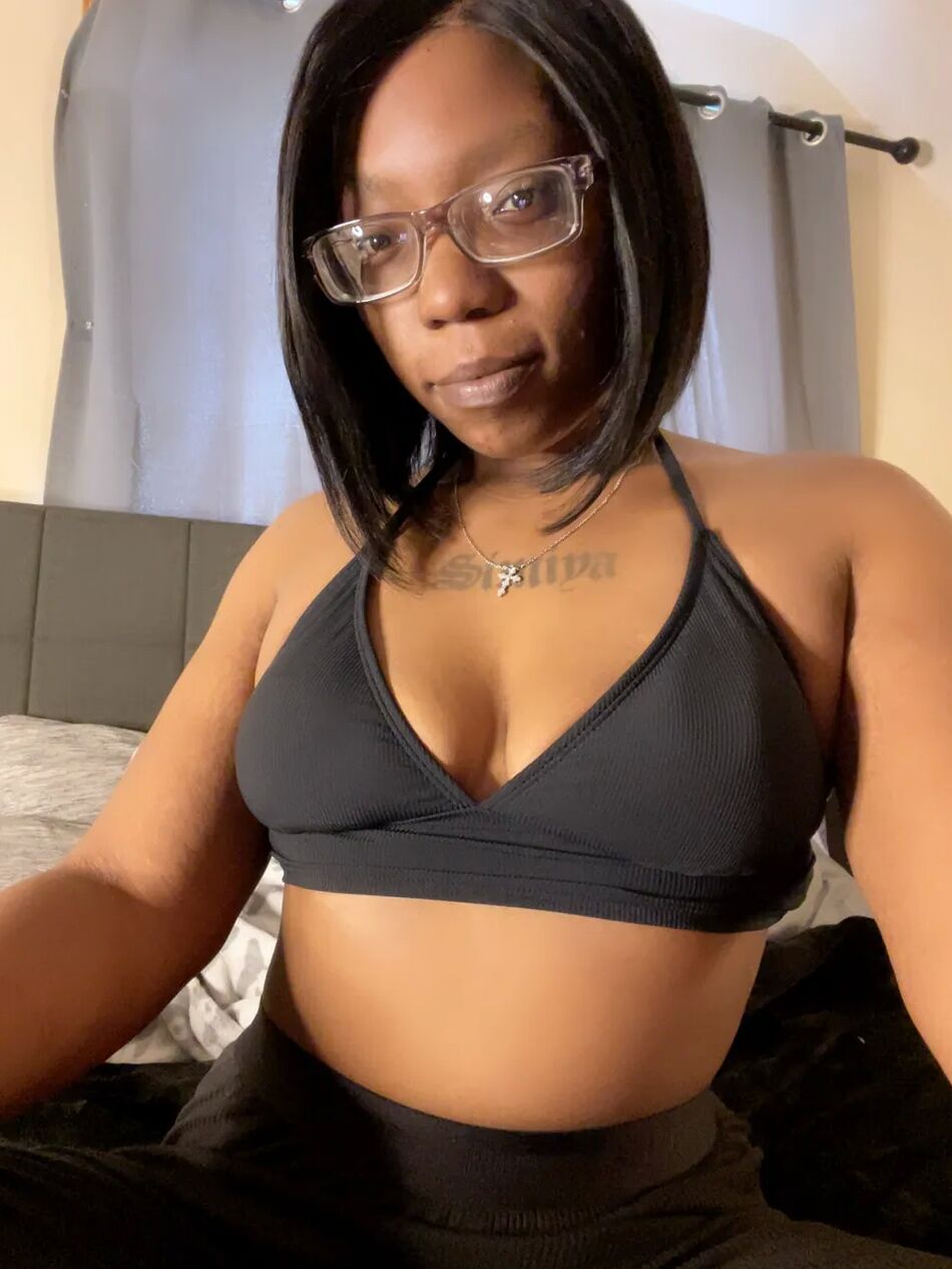 16 Pics Use this black pussy please