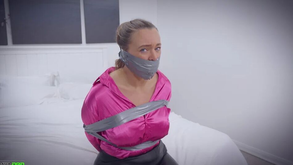 17 Pics Beth - Secretary in Bondage