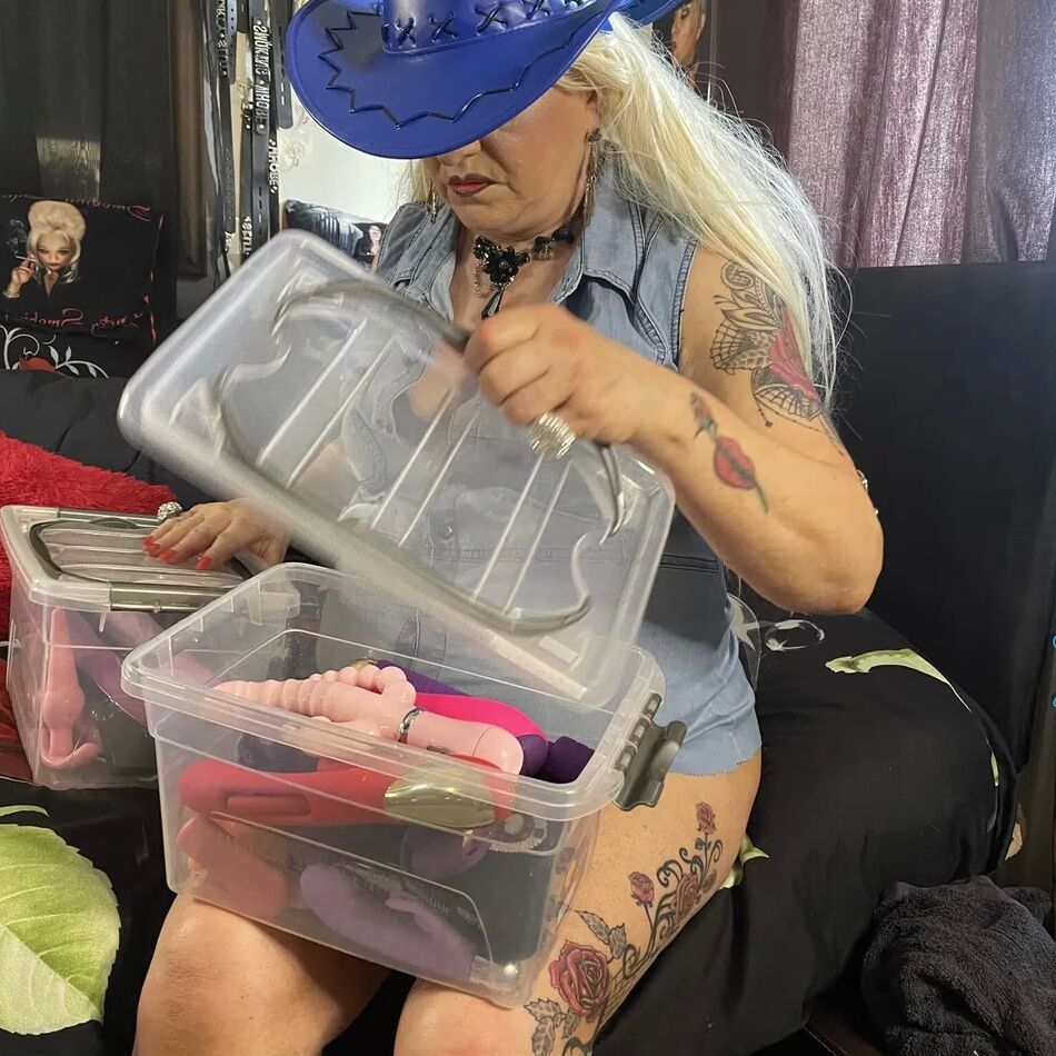 20 Pics MY TIME SMOKING PLAYING