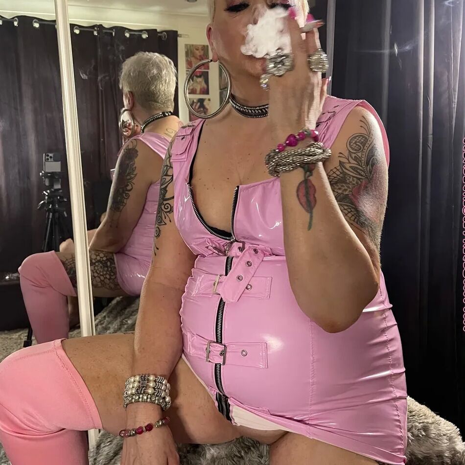 20 Pics SATURDAY EXTRA SHIRLEY