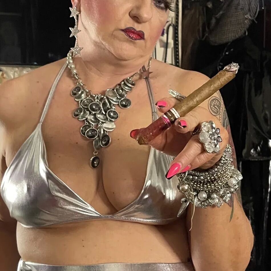 20 Pics SHIRLEY I LOVE CUM