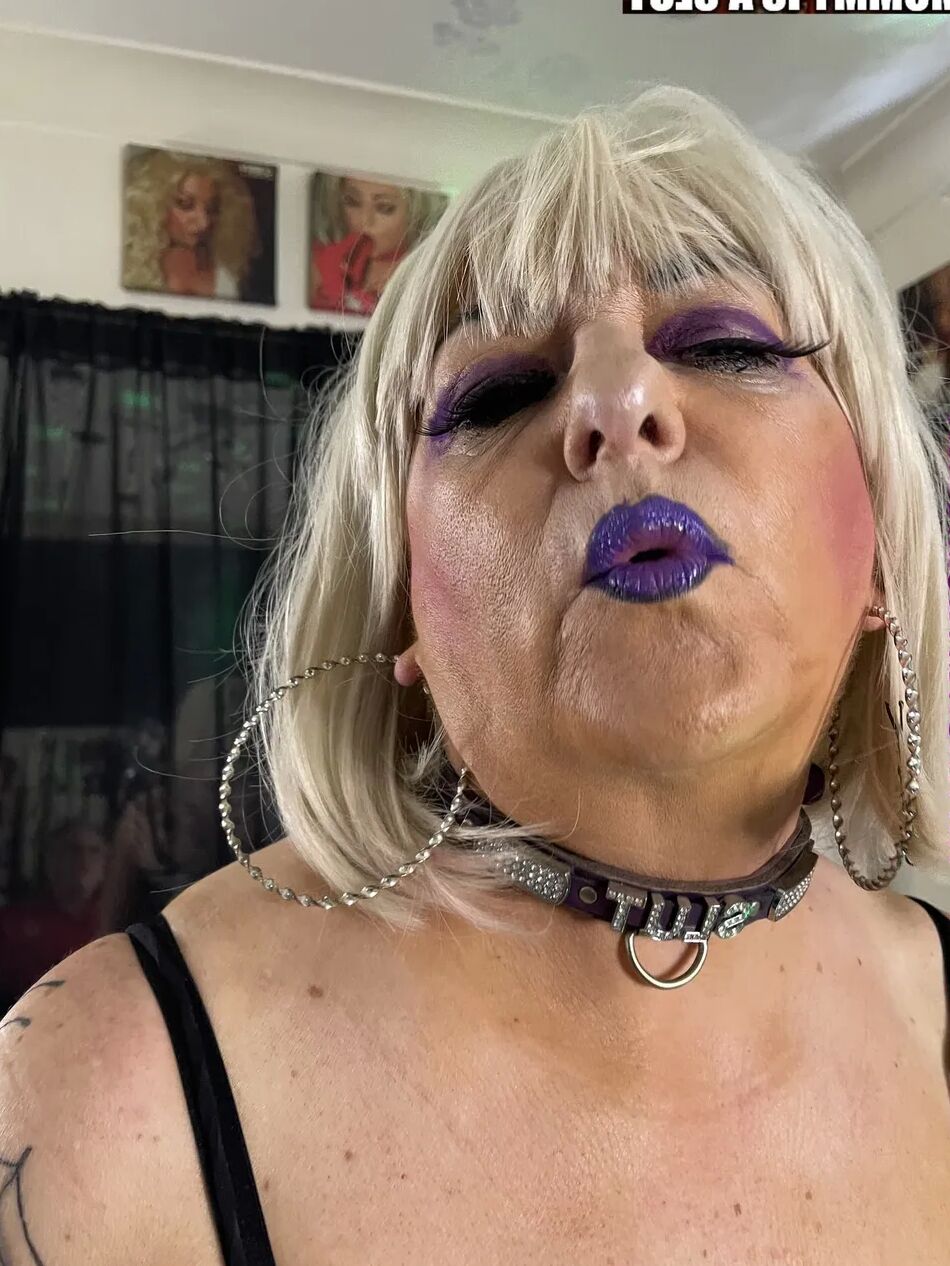 12 Pics SHIRLEY SLUT MOM