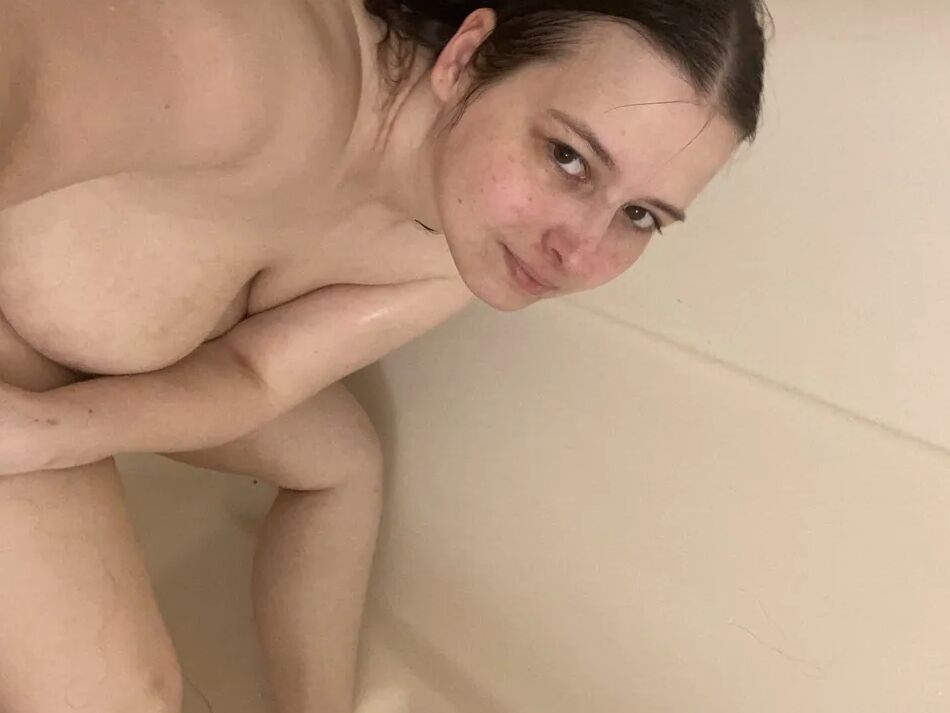 17 Pics Post Shower