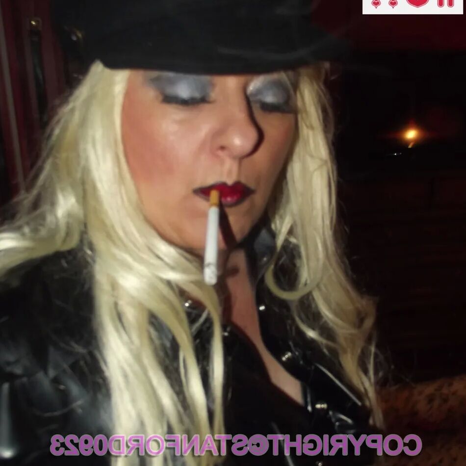 20 Pics SHIRLEY SLUT 637