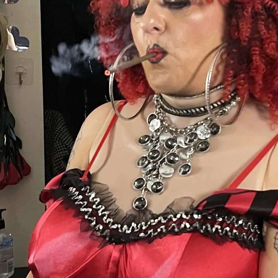 20 Pics THE MOTHER AND WHORE 2