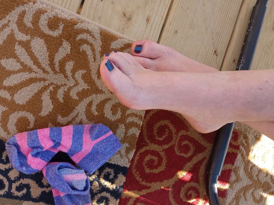 17 Pics Beths Feet