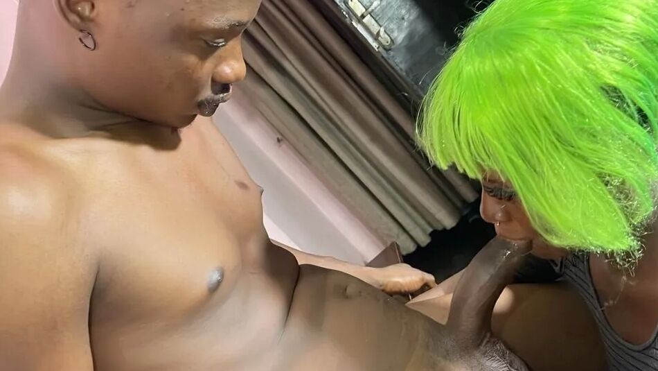 20 Pics Sex on the table