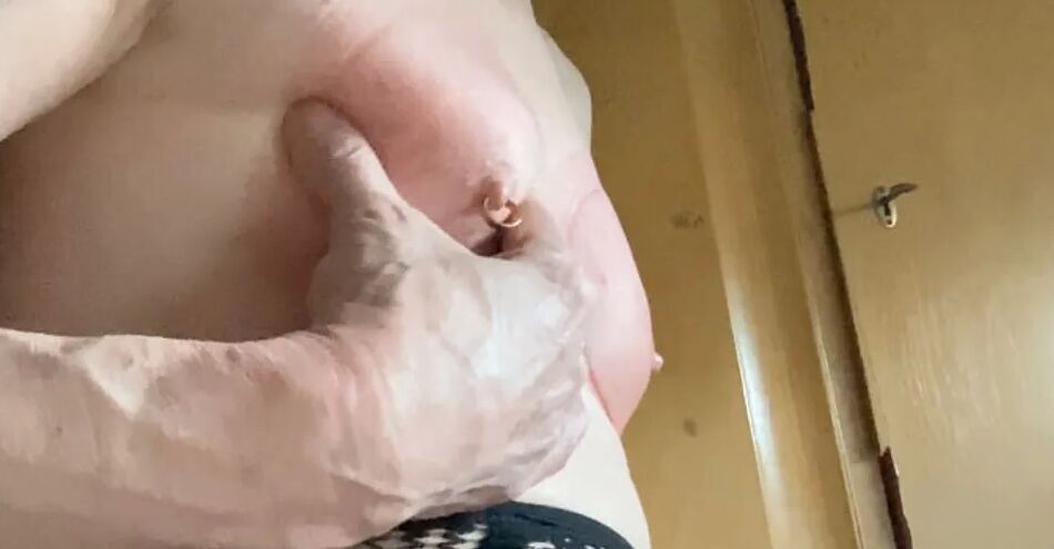 8 Pics Pictures for the video -tits-