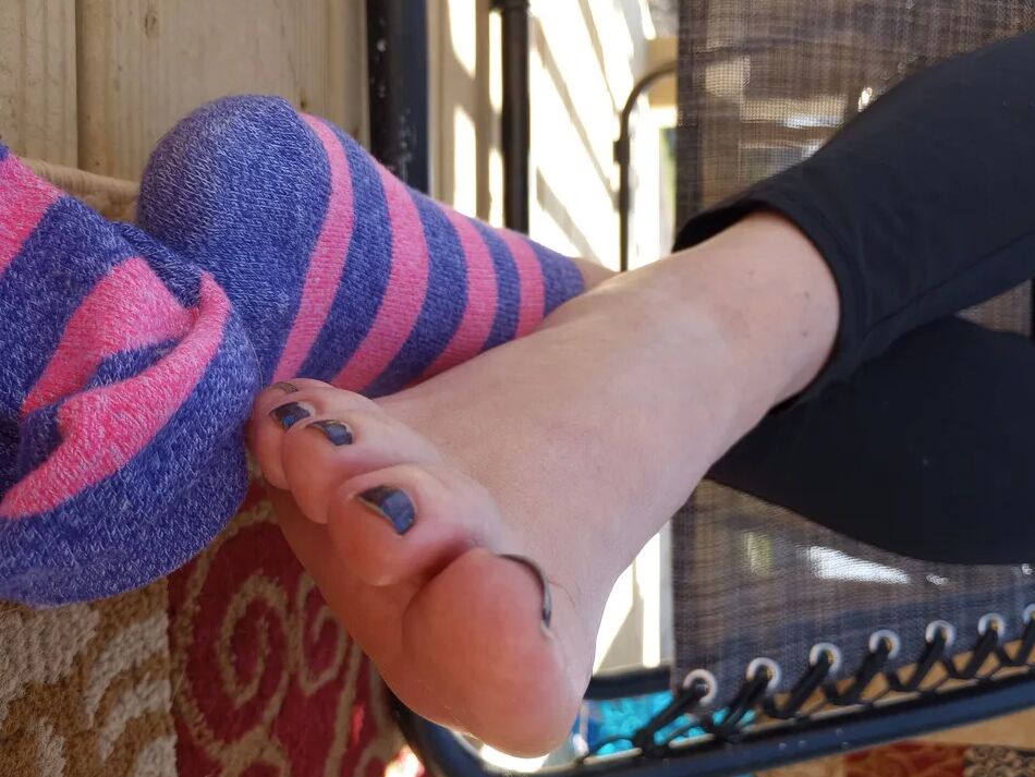17 Pics Beths Feet