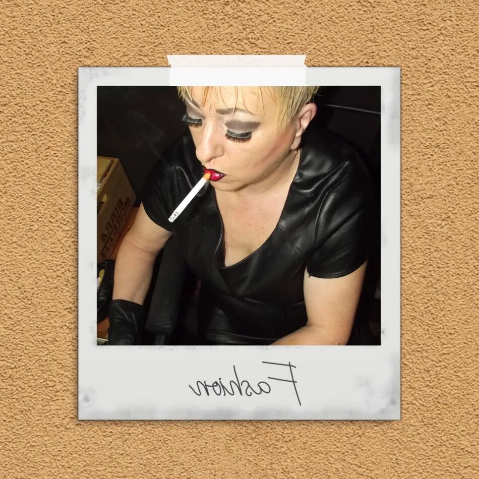 20 Pics SHIRLEY POLAROID 10