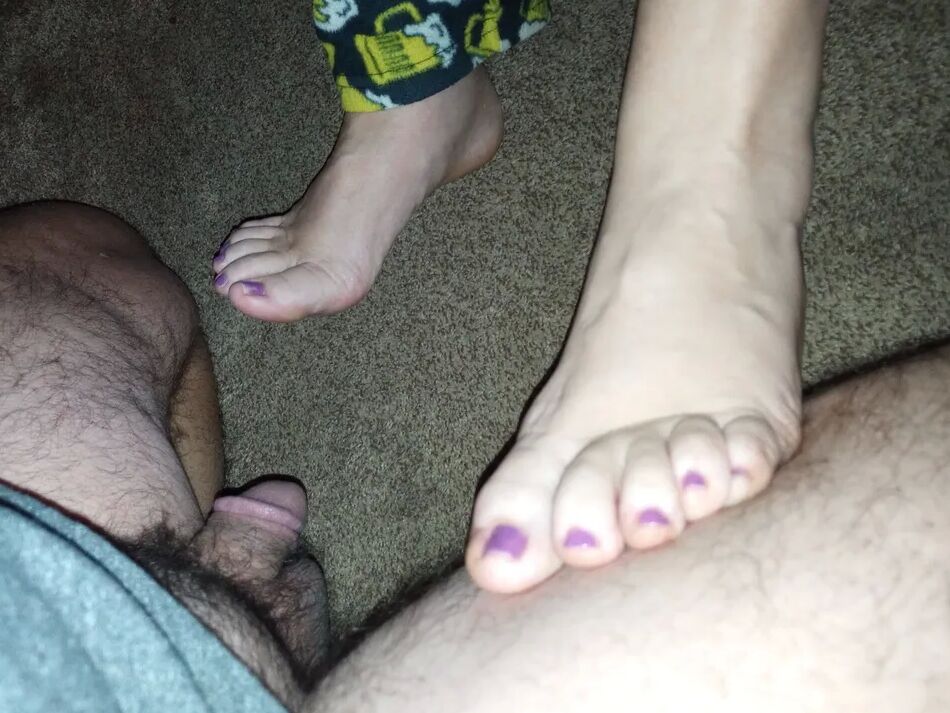 20 Pics Foot job Pics #1