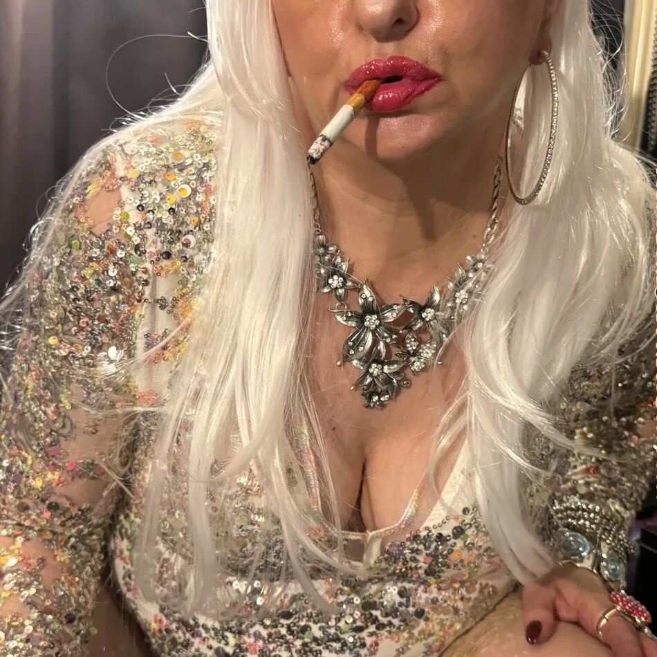 20 Pics SHAMELESS SLUT SHIRLEY