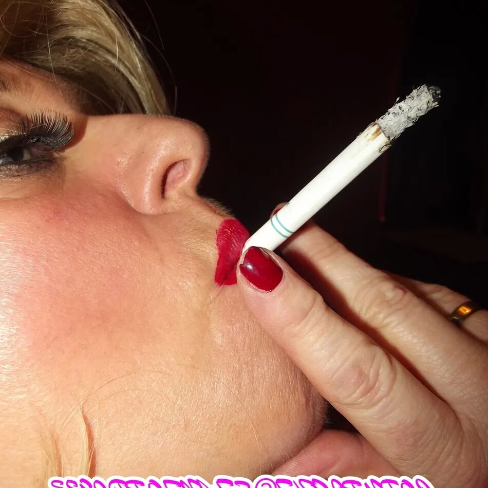 20 Pics SHIRLEY SLUT 745