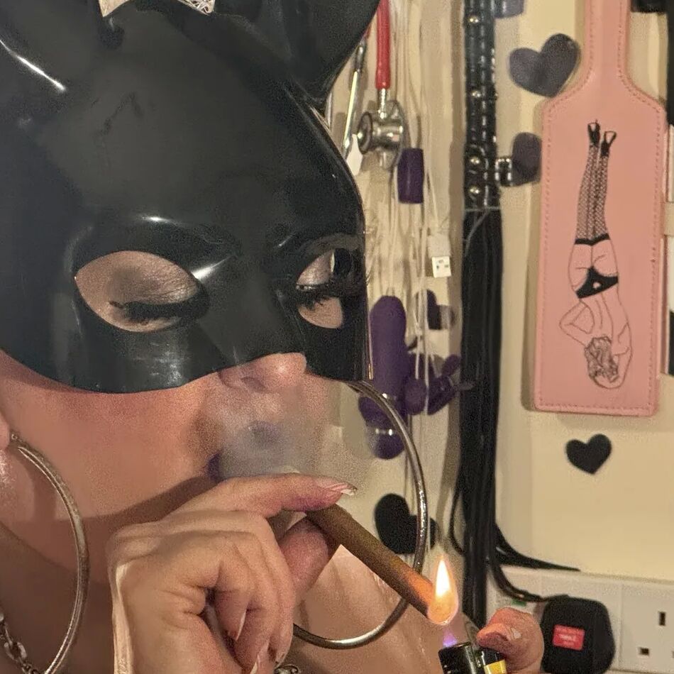 20 Pics SHIRLEY SLUTTY BUNNY