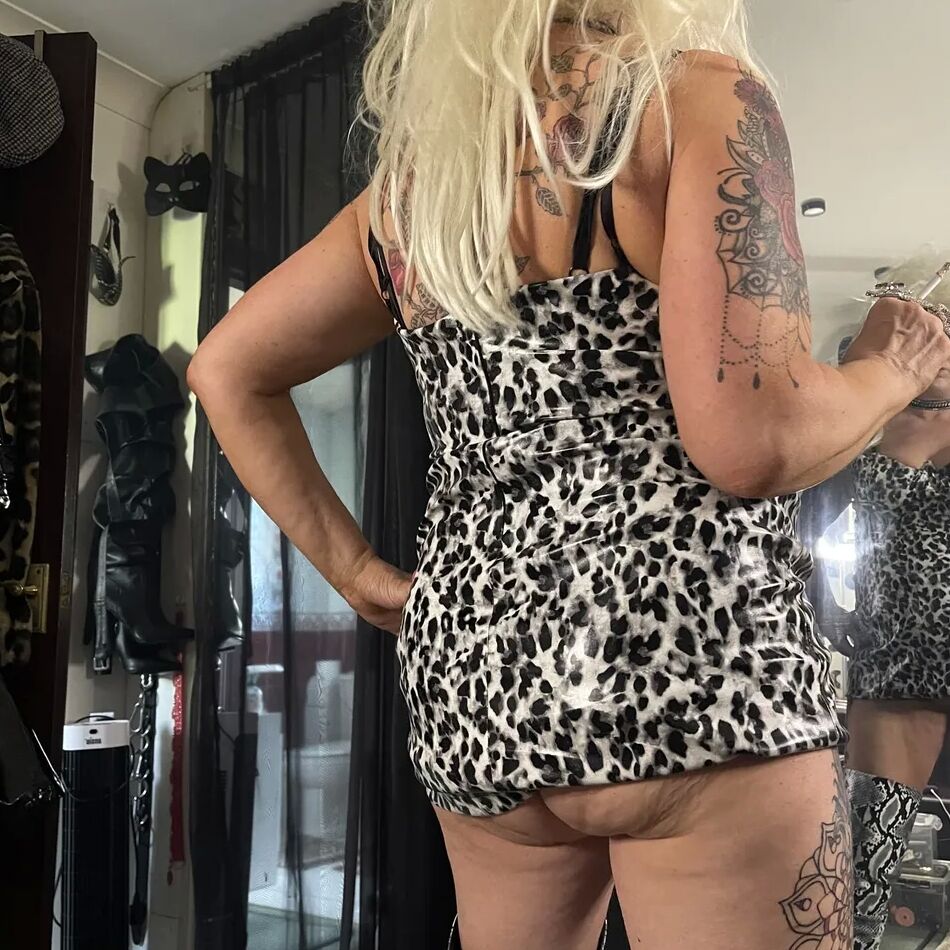 20 Pics HOME SLUT SHIRLEY
