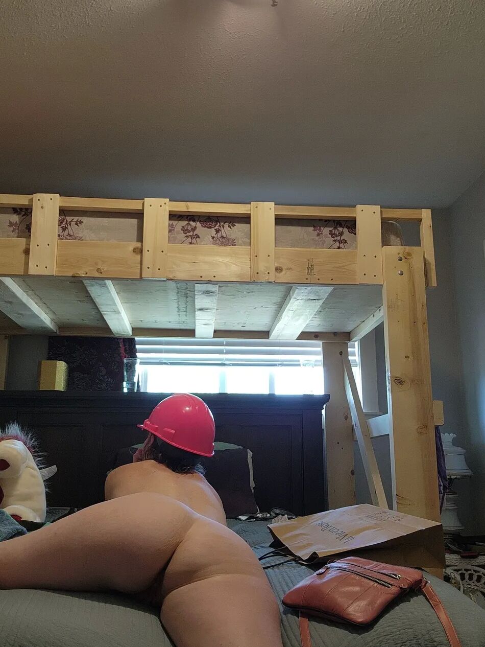 10 Pics Pink hard hat