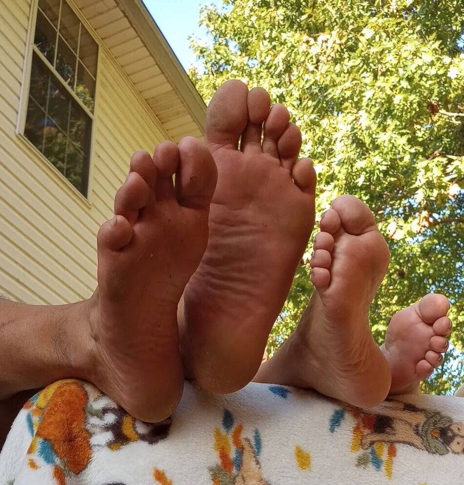 15 Pics Happy feet