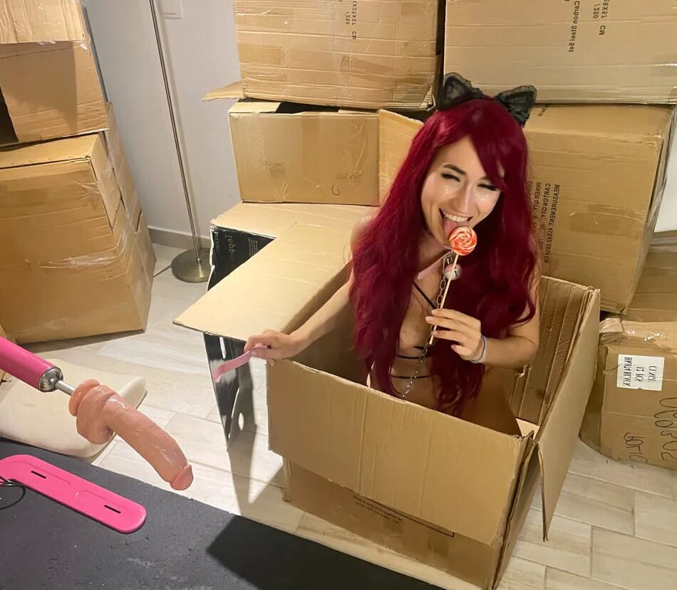 7 Pics Fetish sex out of the box