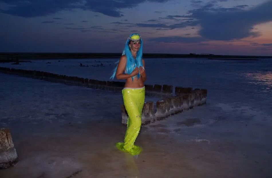 20 Pics Elton's Night on salty pier