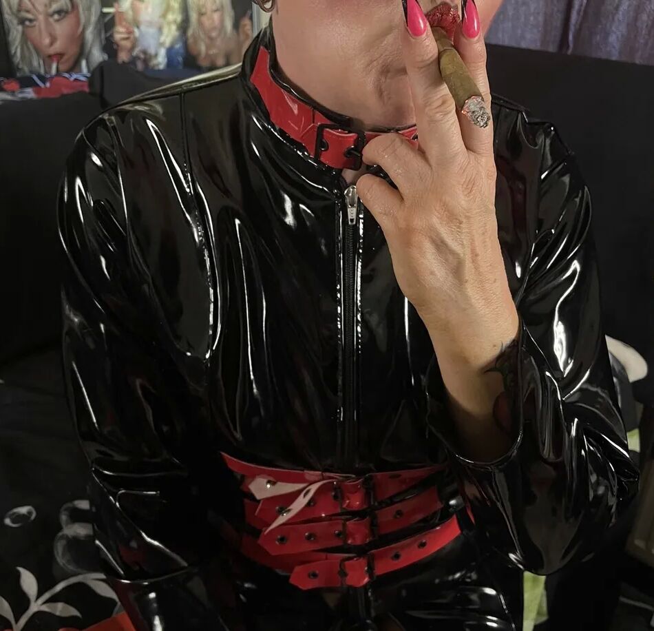 20 Pics MISTRESS SHIRLEY READY TO FUCK SISSY SLAVE