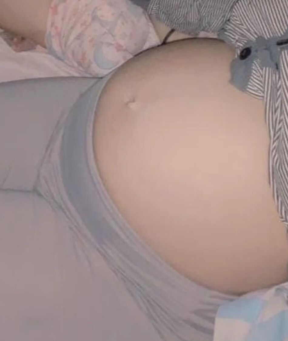 11 Pics MY PREGNANT GIRLFRIEND