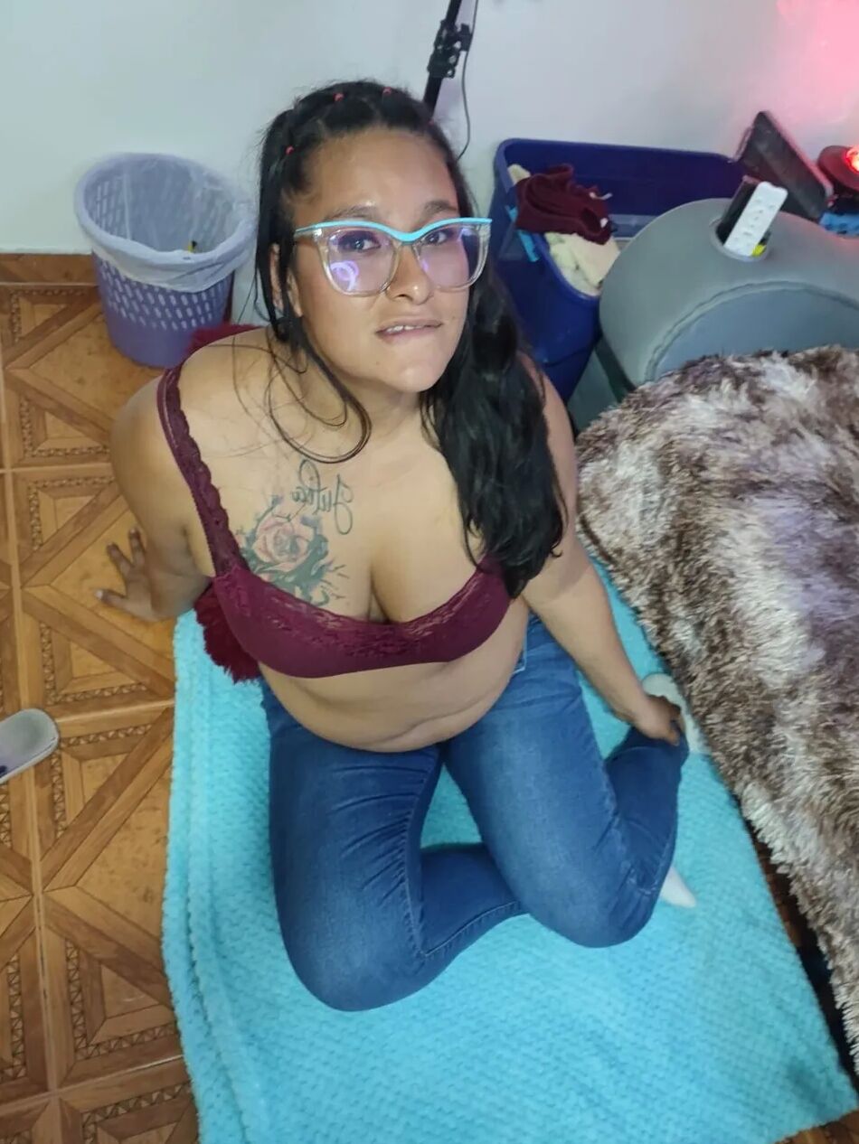 8 Pics search on live camera and we have fun together ReedxRosee
