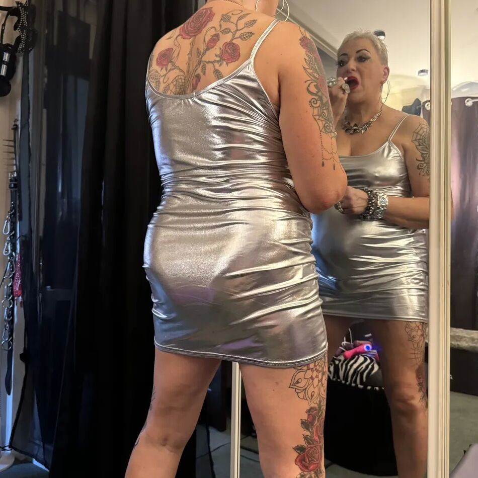20 Pics THIS IS WHAT A SLUT LOOKS LIKE