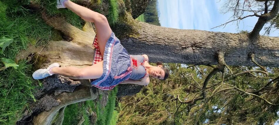 12 Pics Bavarian girl is wild