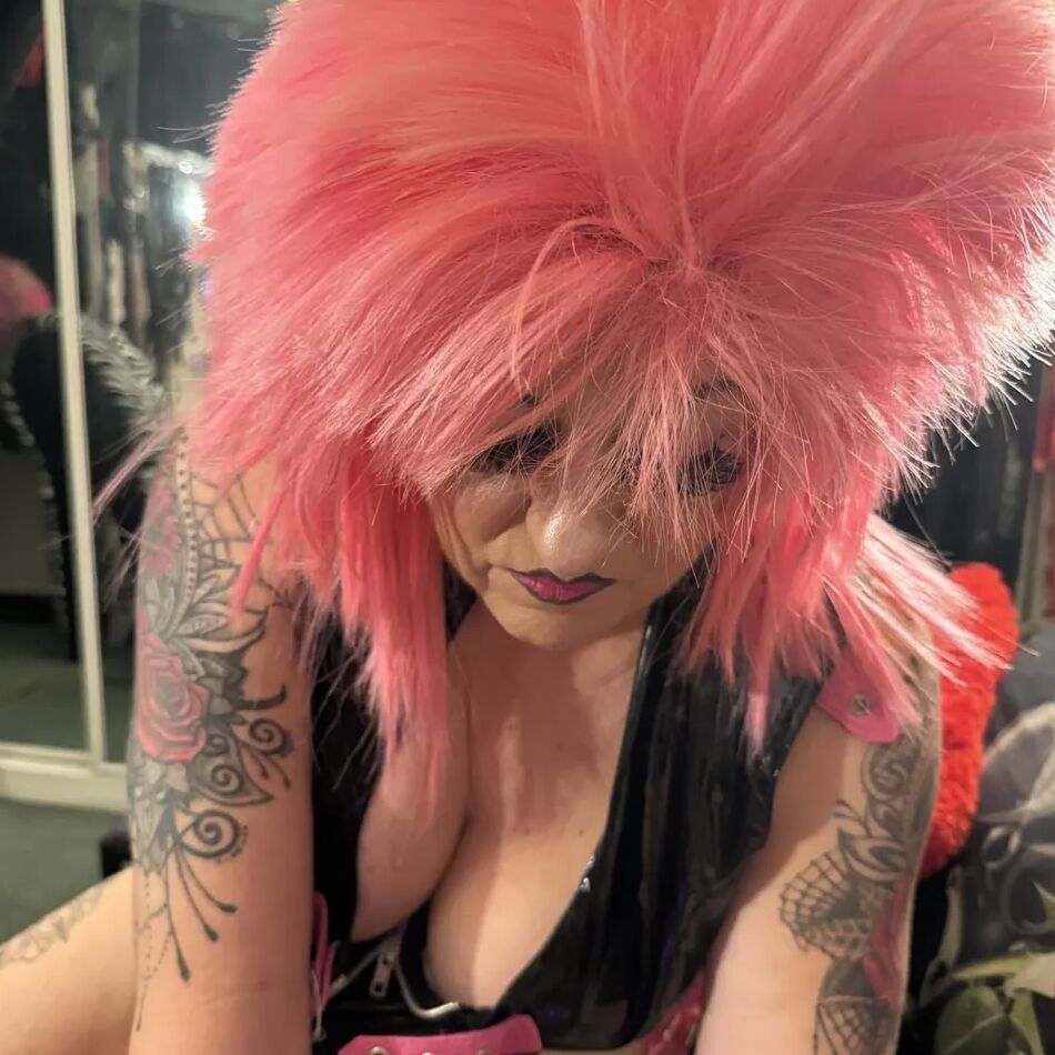 20 Pics SHIRLEY SLUT TRAMP 2023