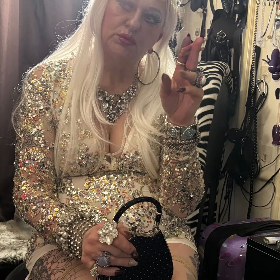 20 Pics SHAMELESS SLUT SHIRLEY