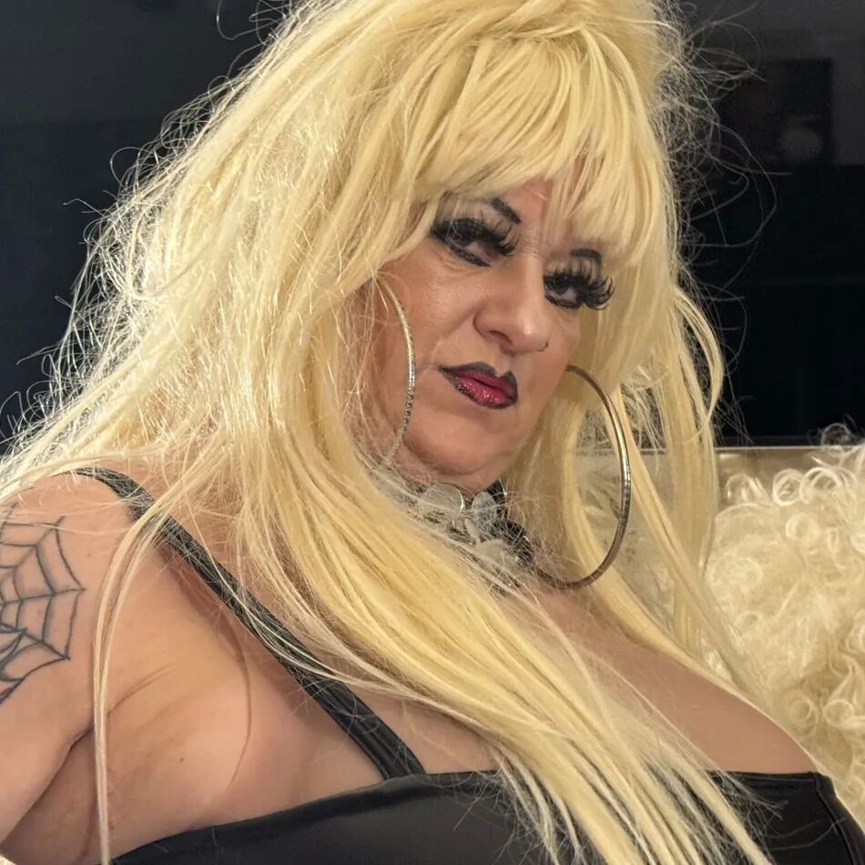 20 Pics BLONDES DO IT BEST SHIRLEY
