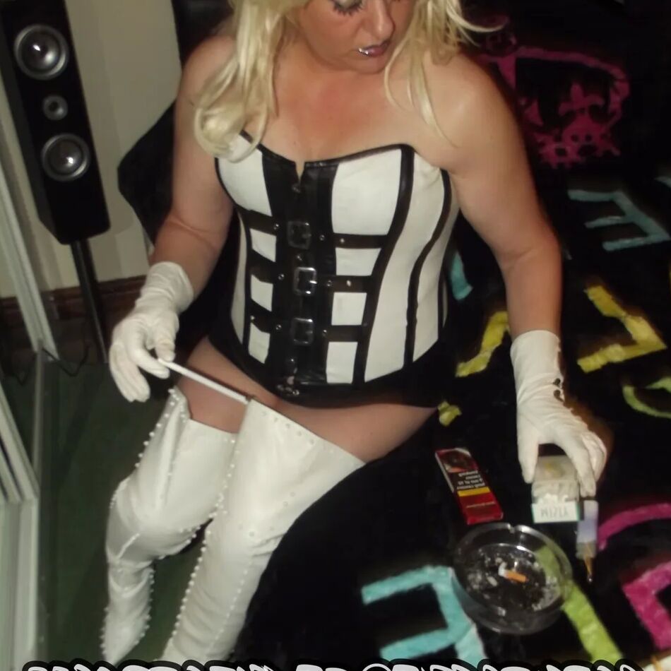 20 Pics SHIRLEY SLUT 775
