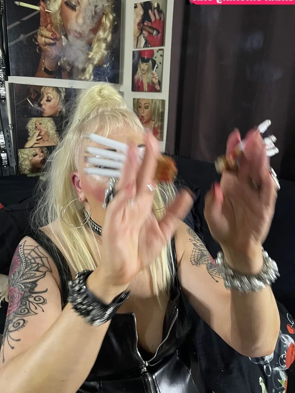 20 Pics MY SMOKING FETISH FROM SHIRLEY