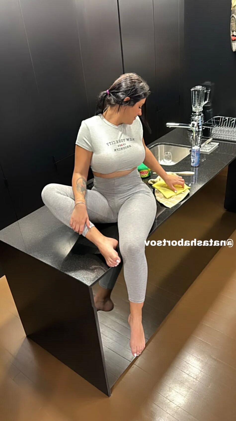 11 Pics Natasha Bortsov playing in the kitchen with her pussy