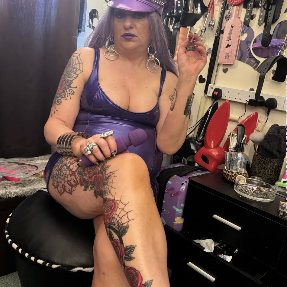 20 Pics MY WIFE IS A HORNY SLUT