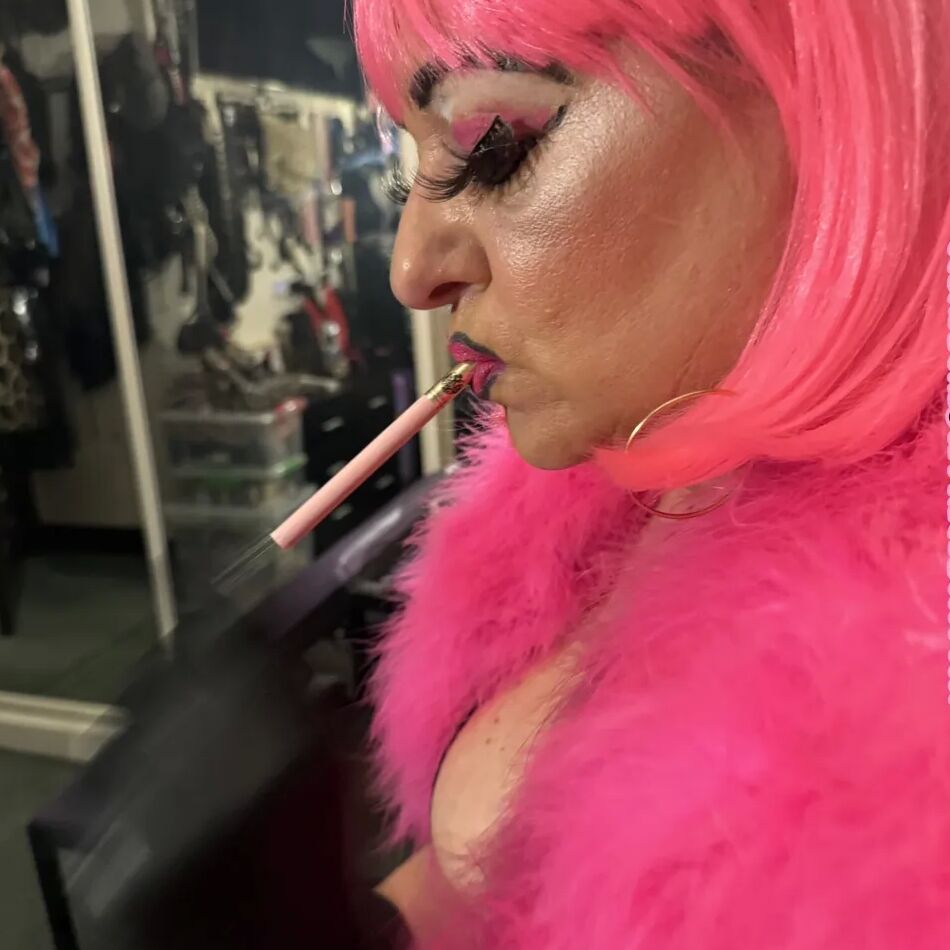 20 Pics HOOKER BARBIE -SHIRLEY