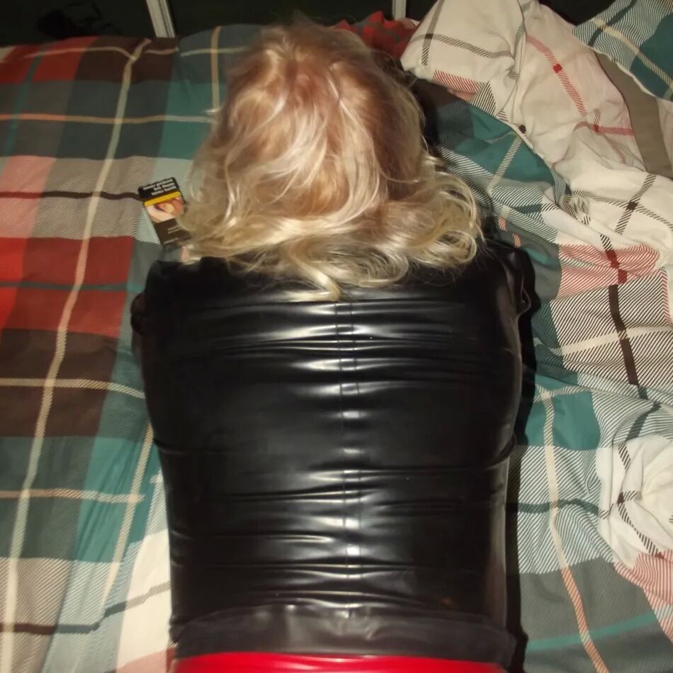 20 Pics SHIRLEY SLUT 735