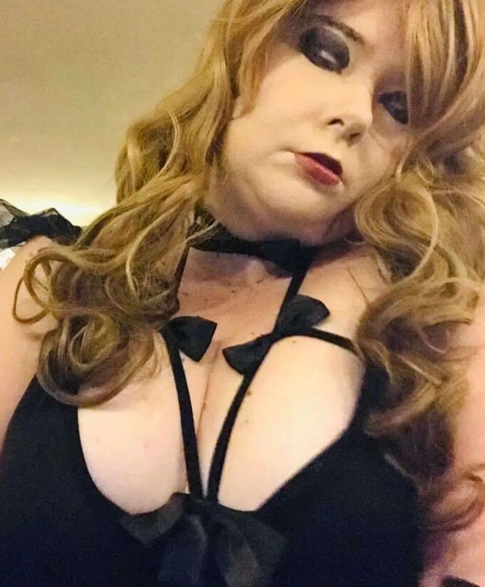 20 Pics Fette Gothic Fotze