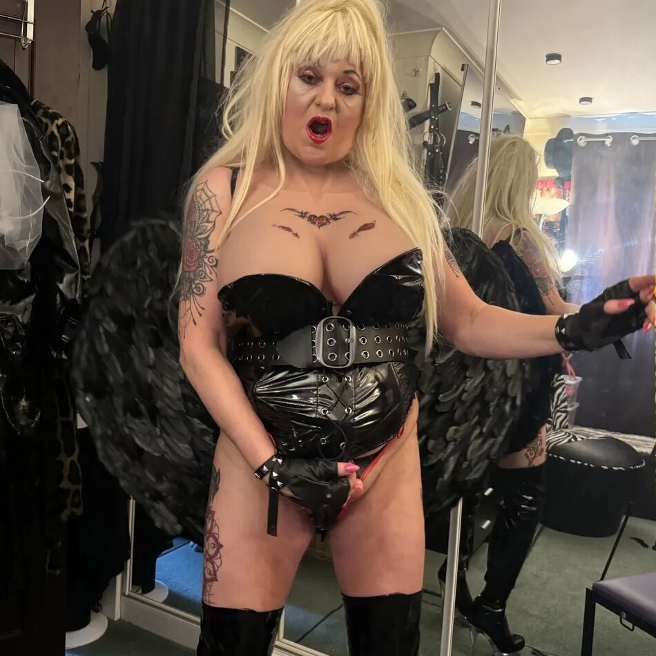 20 Pics ANGEL OF CHAOS