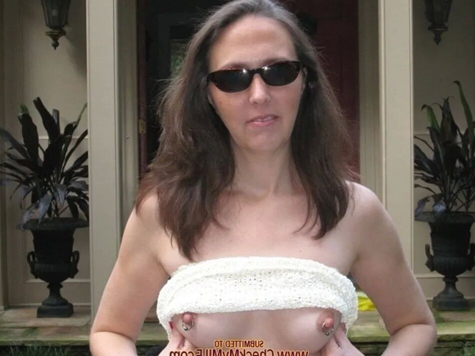 15 Pics Check My MILF posing outdoors in public