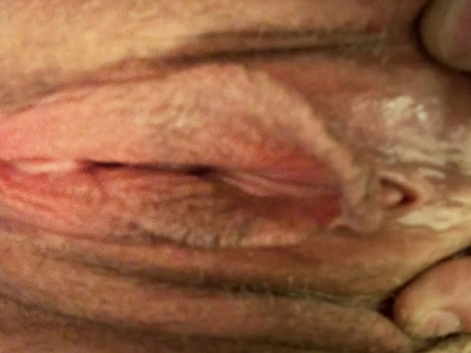 5 Pics Horny Mama is a sexy bitch!!!