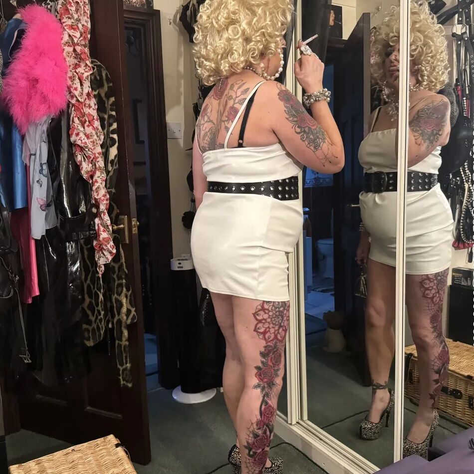 20 Pics MOMS NEEDS SHIRLEY