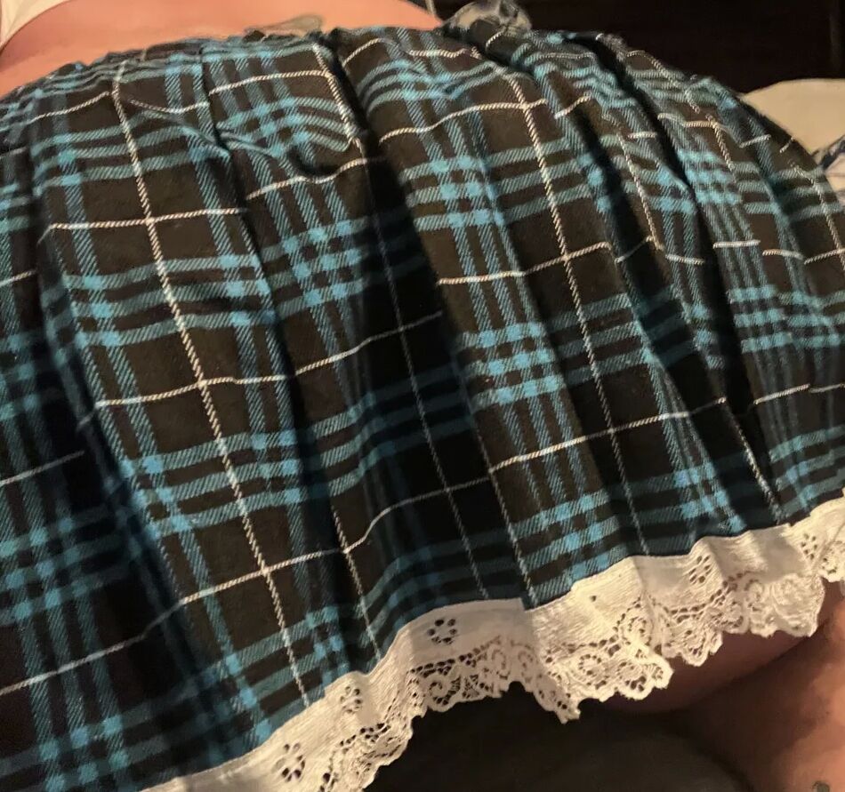 9 Pics Naughty school girl