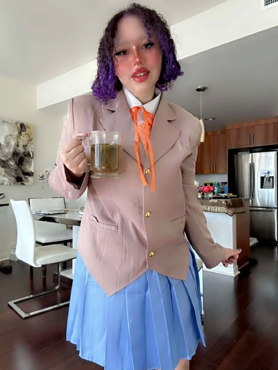 15 Pics Doki Doki Literature Club Yuri Cosplay