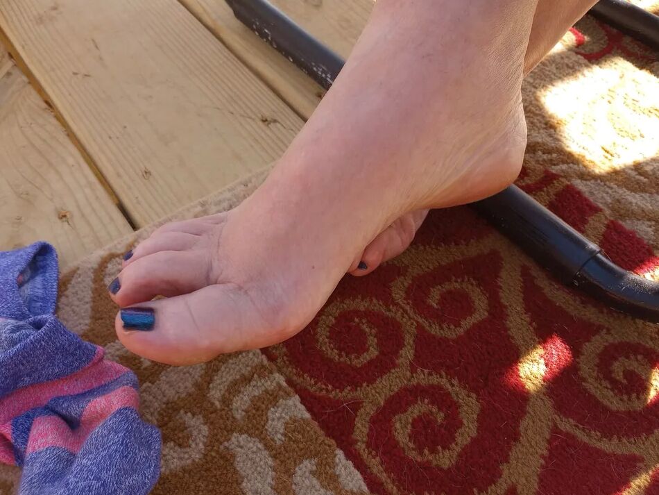 17 Pics Beths Feet