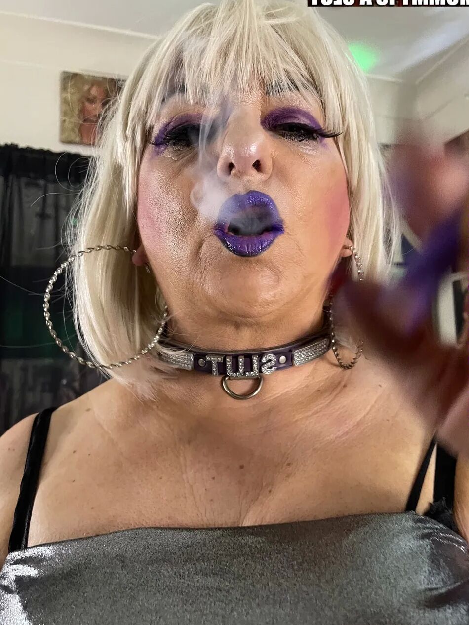 12 Pics SHIRLEY SLUT MOM