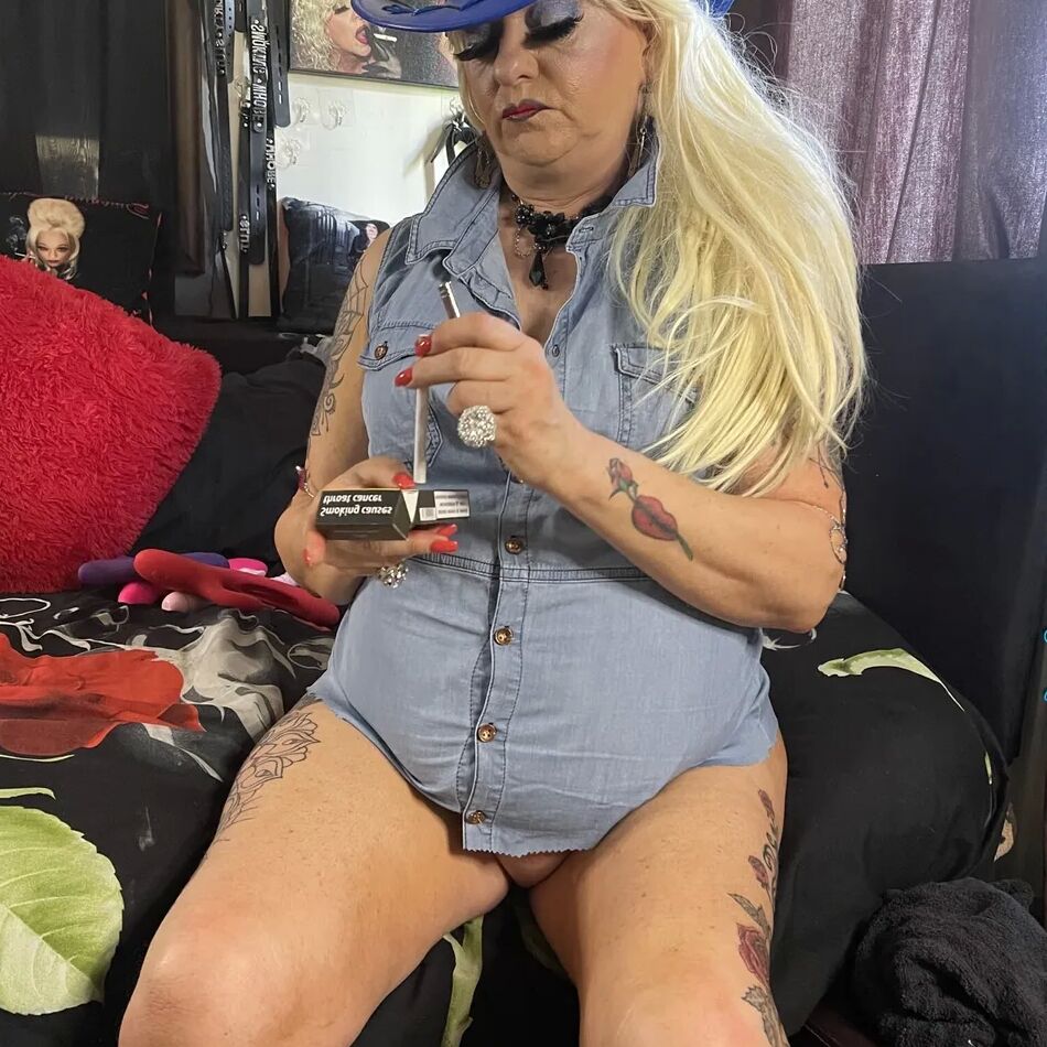 20 Pics MY TIME SMOKING PLAYING